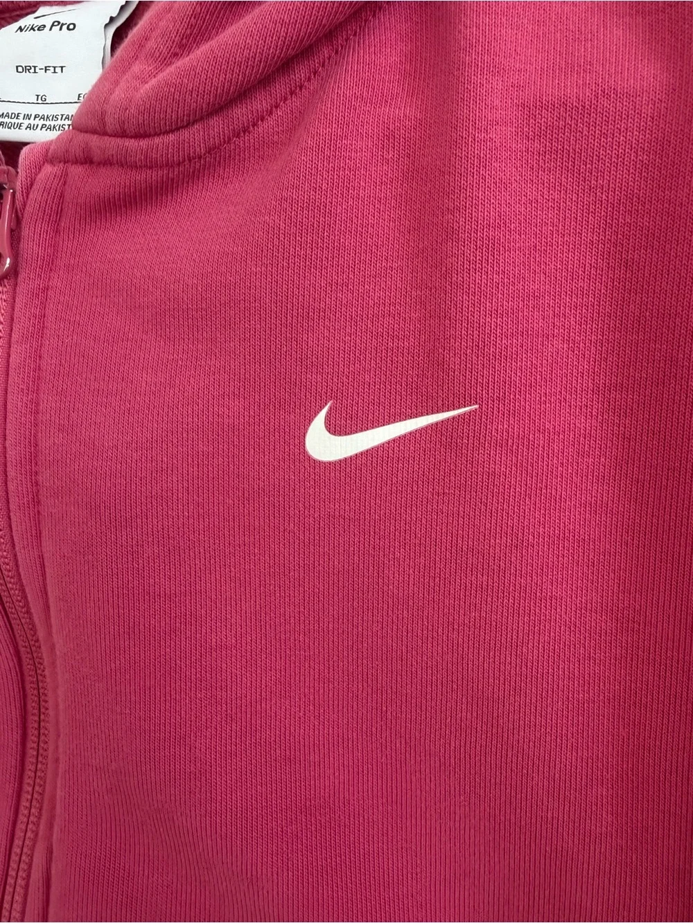 Nike features pro